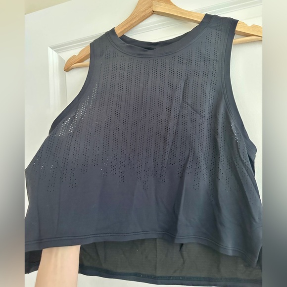 Lululemon Train to Be Tank in Rain Stripe Black - Size 4 - Picture 9 of 9